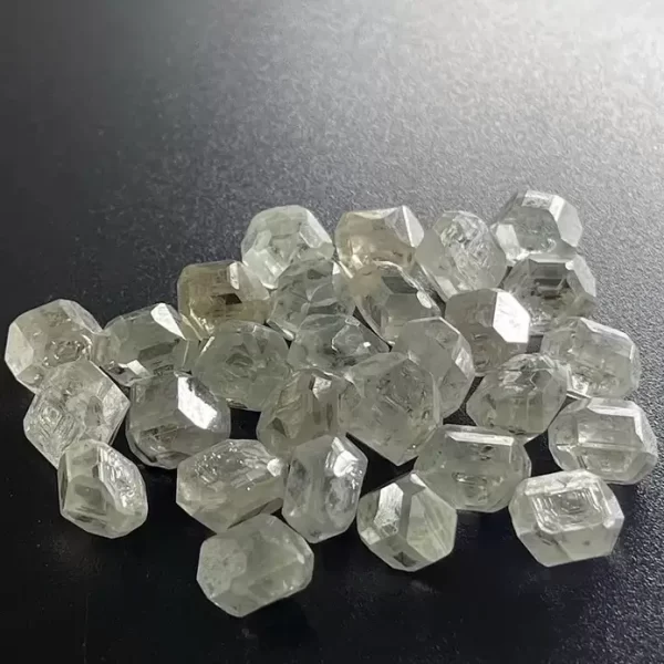greenish_hpht_rough_fancy_colored_lab_diamonds_5_carat_to_8_carat